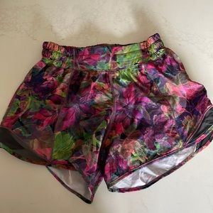 Lululemon Hotty hot shorts size 4